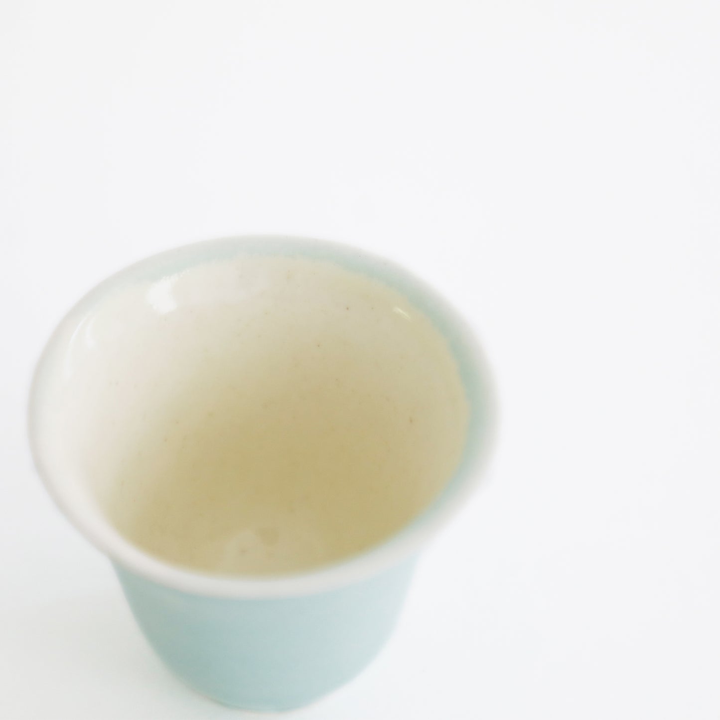 細長反茶杯 外薄青釉