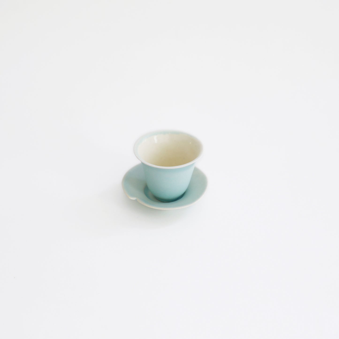 細長反茶杯 外薄青釉