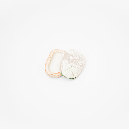白ハス搔き落とし陶小箱