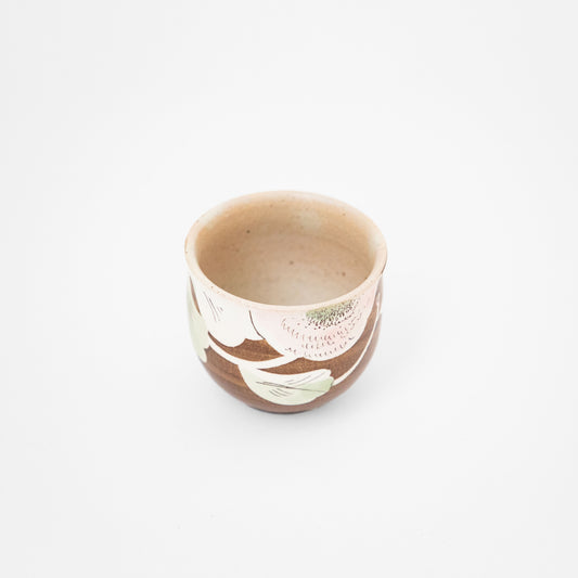 茶地桃色菊カップ